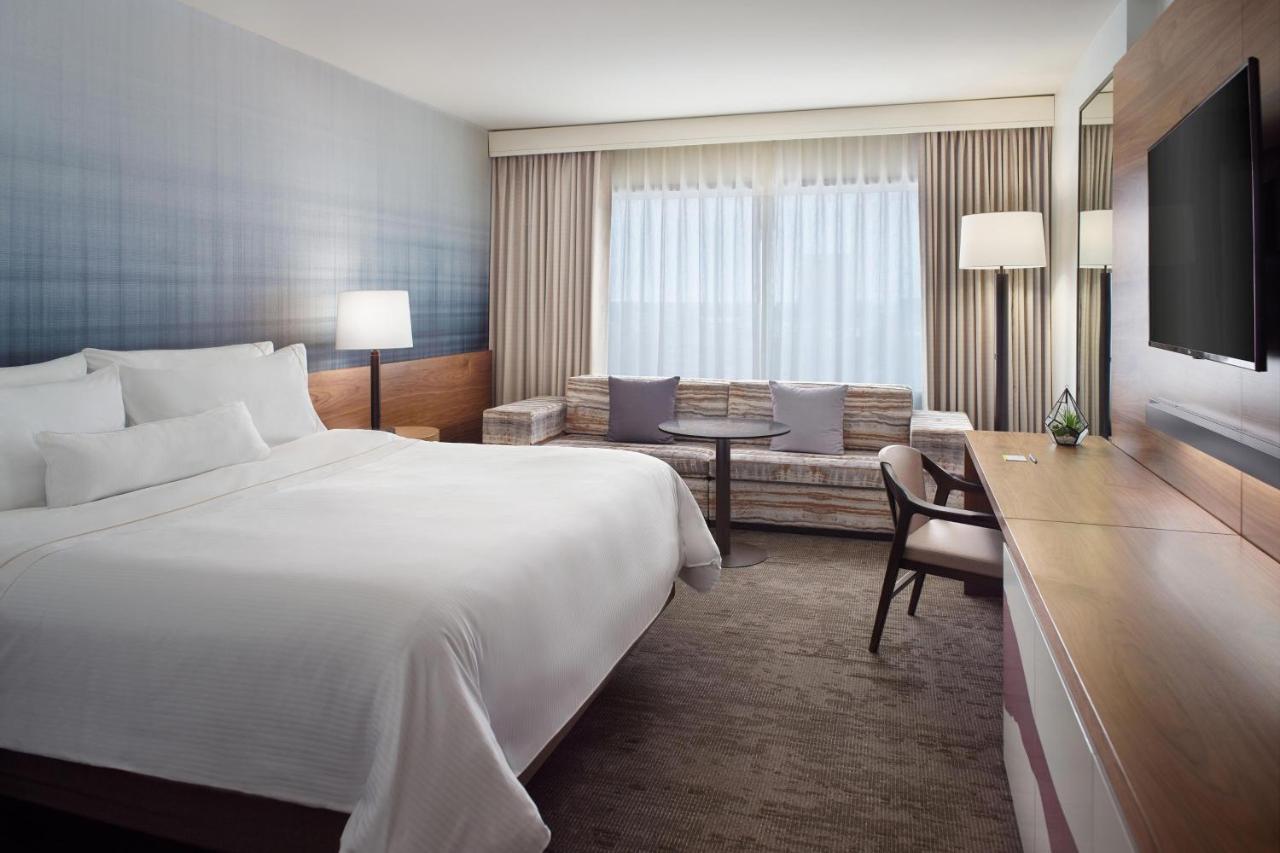 Habitación con cama extragrande y vistas a la ciudad - Planta superior