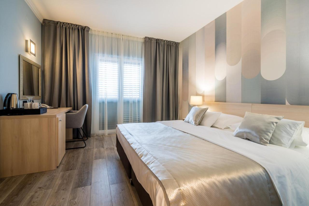 Double/Twin Room with Balcony,1277275723:JPEG