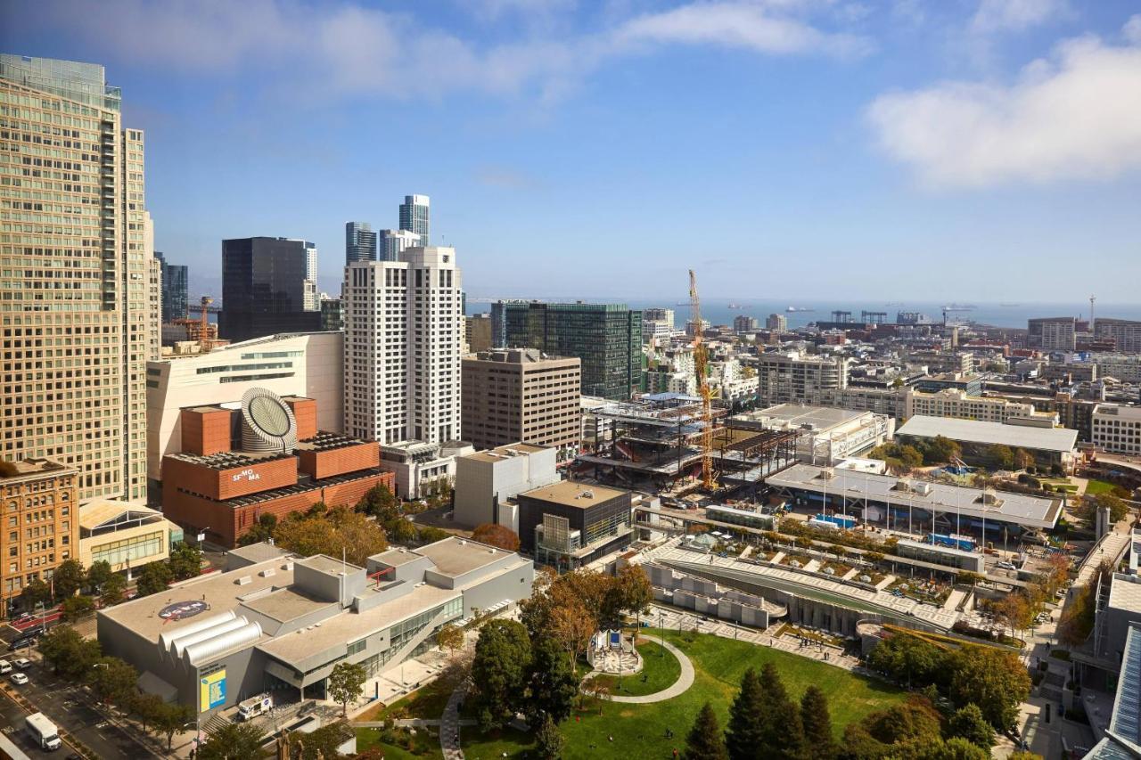 Three Bay Suite, Hospitality Suite, King, City view