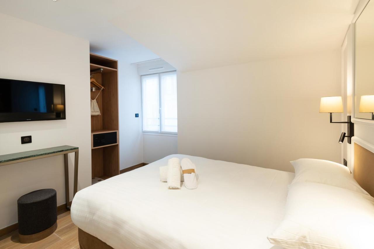 Superior Double Room Street View