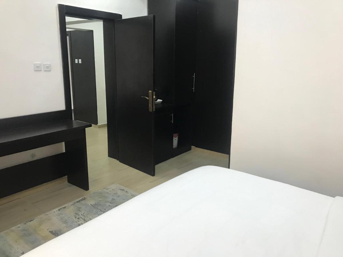One Bedroom Apartment