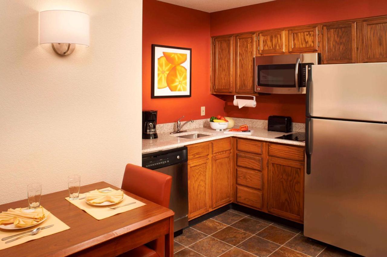 Two Bedroom Suite - Queen Each Room