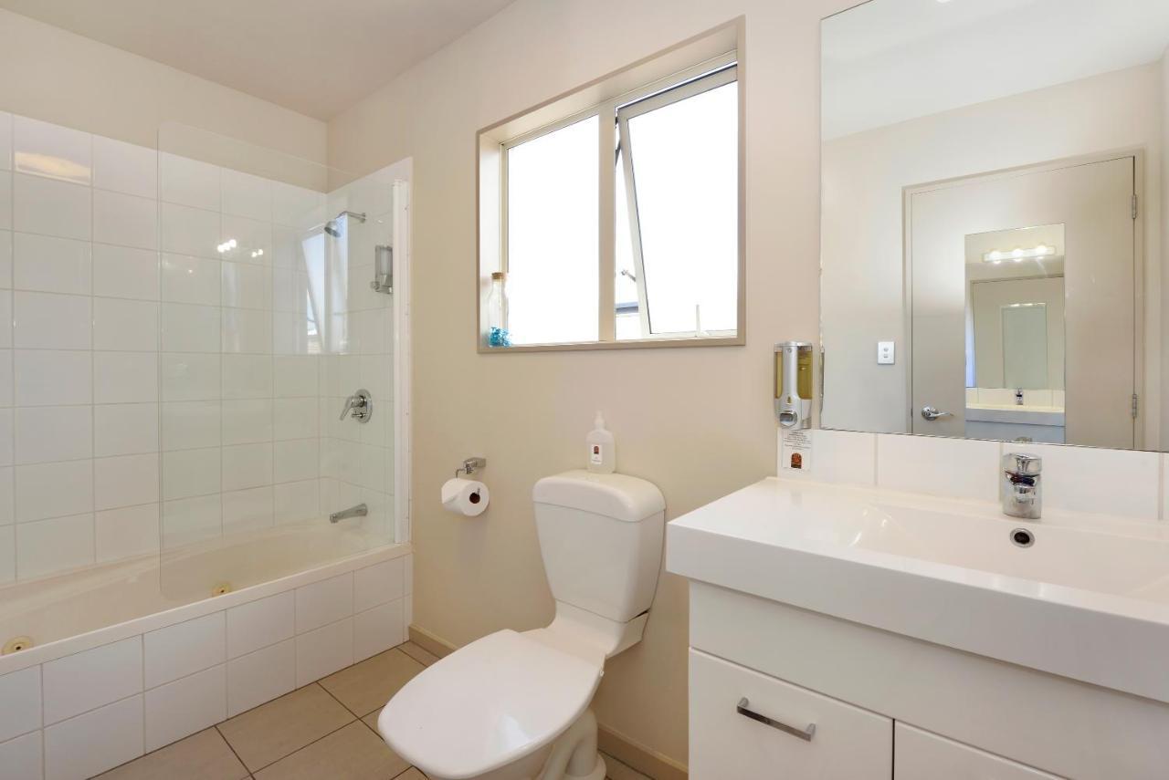 Studio with Spa Bath