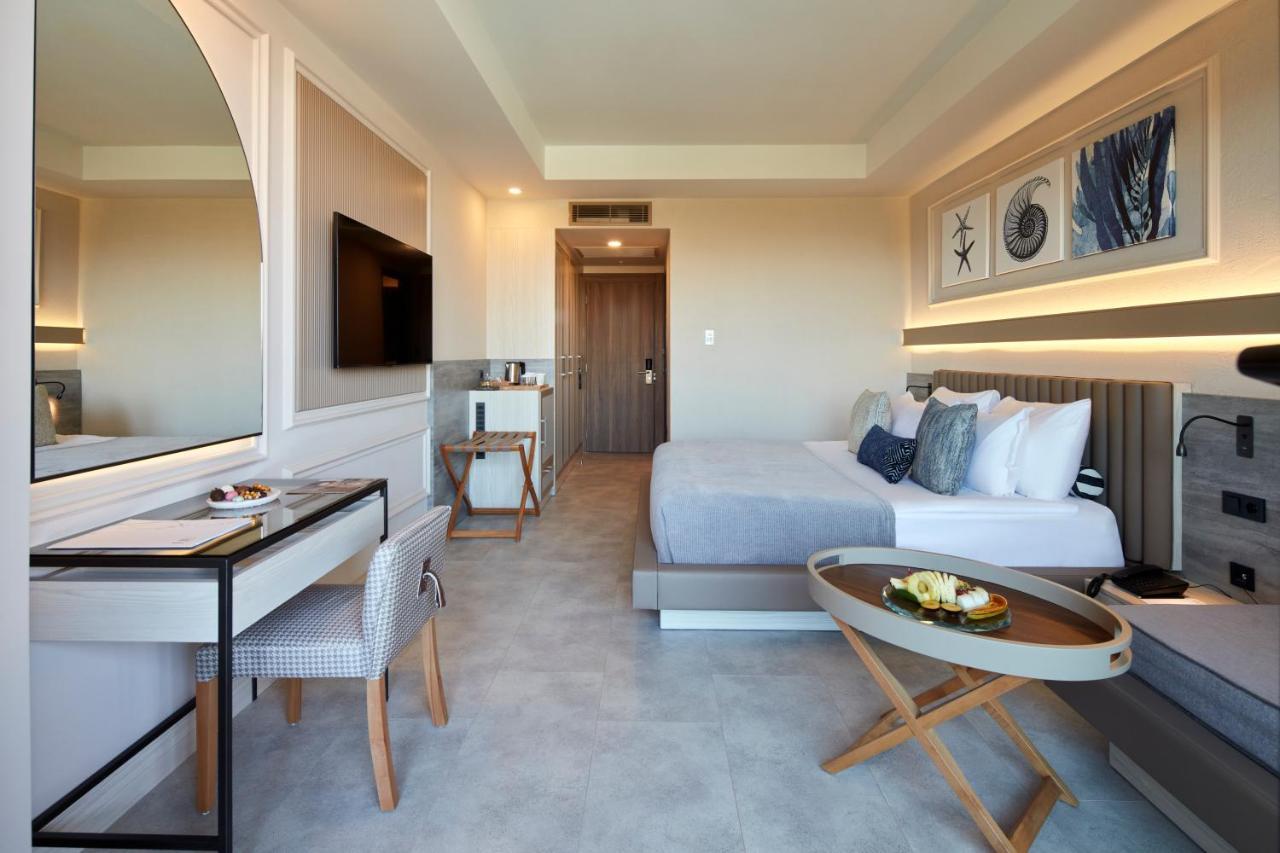 Deluxe Land View  Room