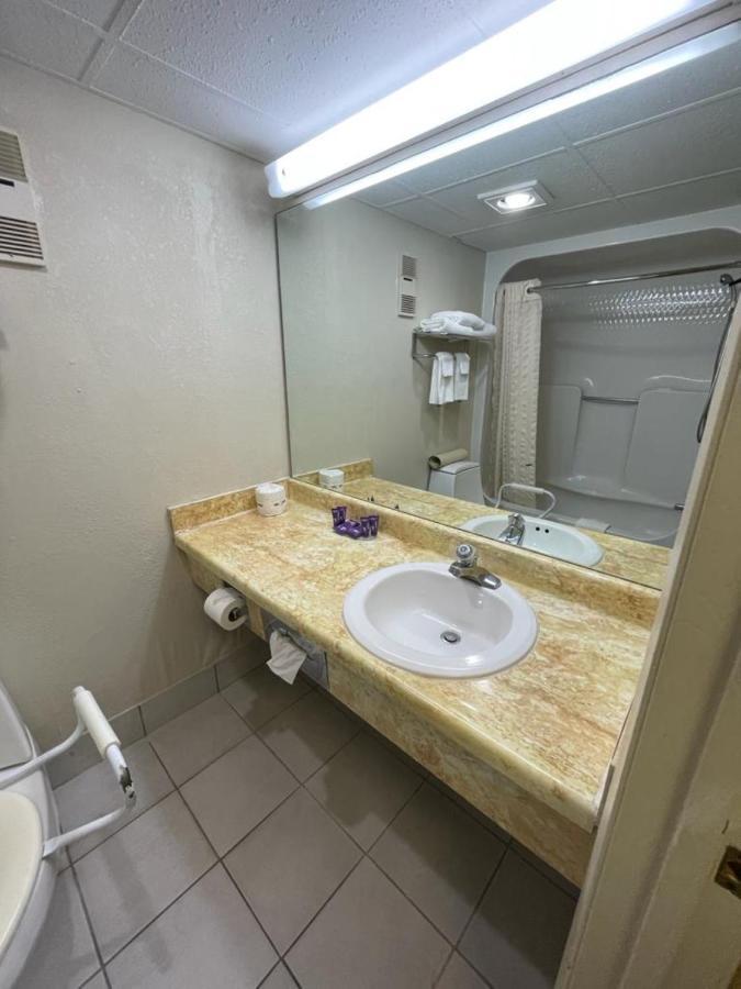 Queen Room with Two Queen Beds - Accessible/Non-Smoking