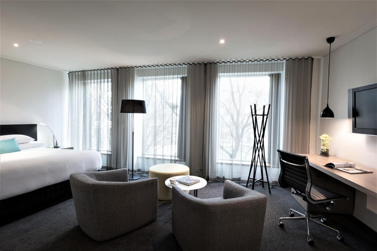 Habitación Deluxe con cama extragrande y bañera de hidromasaje