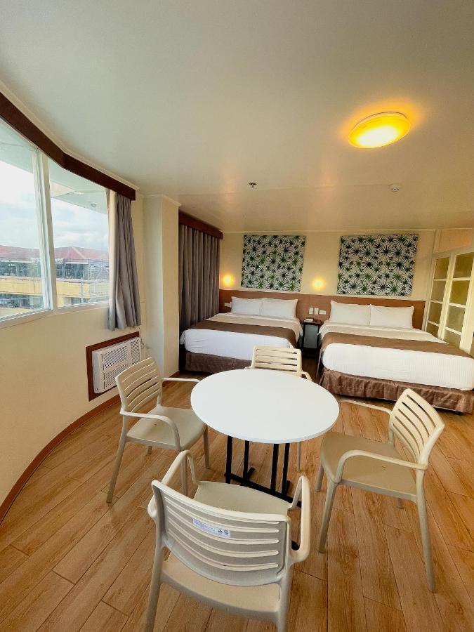 Family Room,1166195757:JPEG