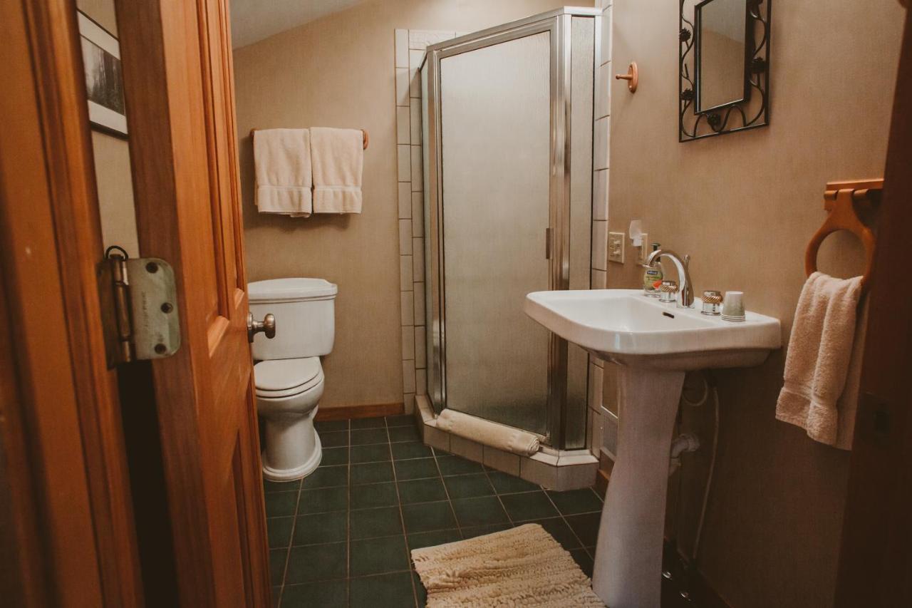 Deluxe Suite with Spa Bath