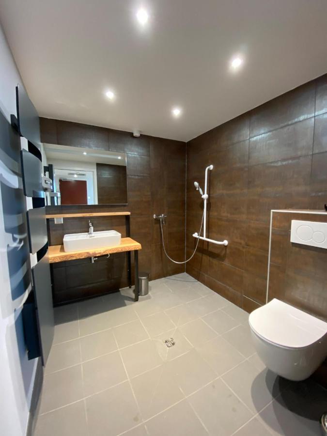 Suite Familiale avec Terrasse Privée - Rez-de-Chaussée