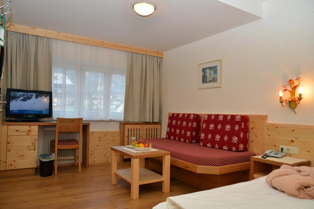 Einzelzimmer mit Balkon
