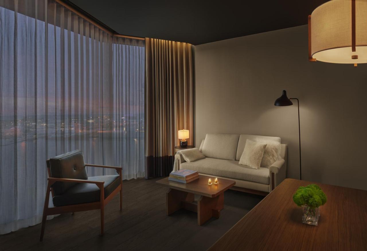 King Suite met 1 Slaapkamer en Uitzicht op de Haven