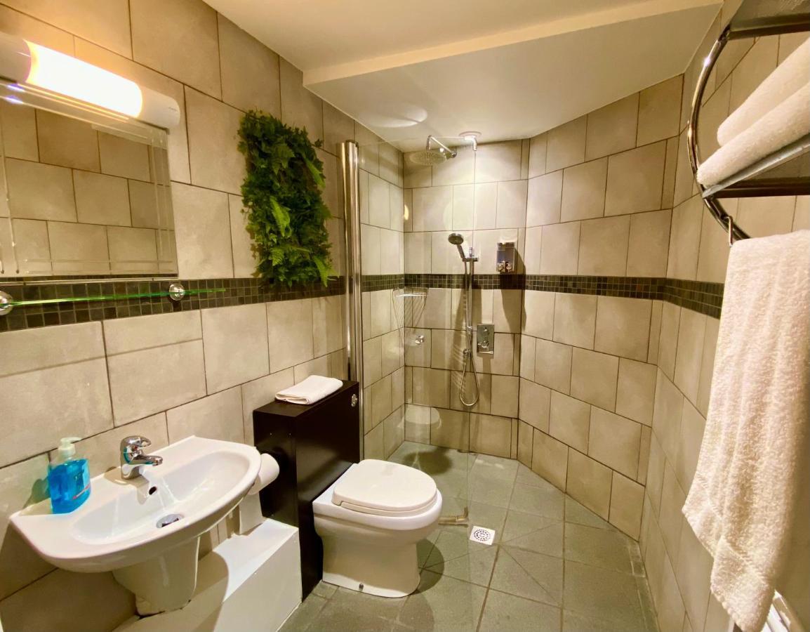 Twin Room (Wheelchair Accessible)