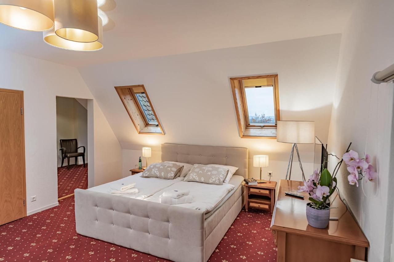 Großes Doppelzimmer