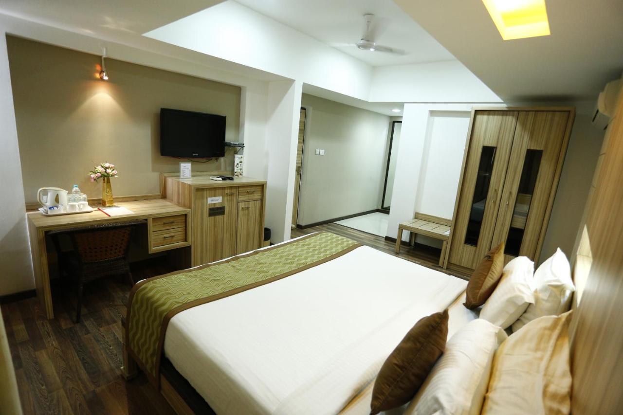 Deluxe Queen Room