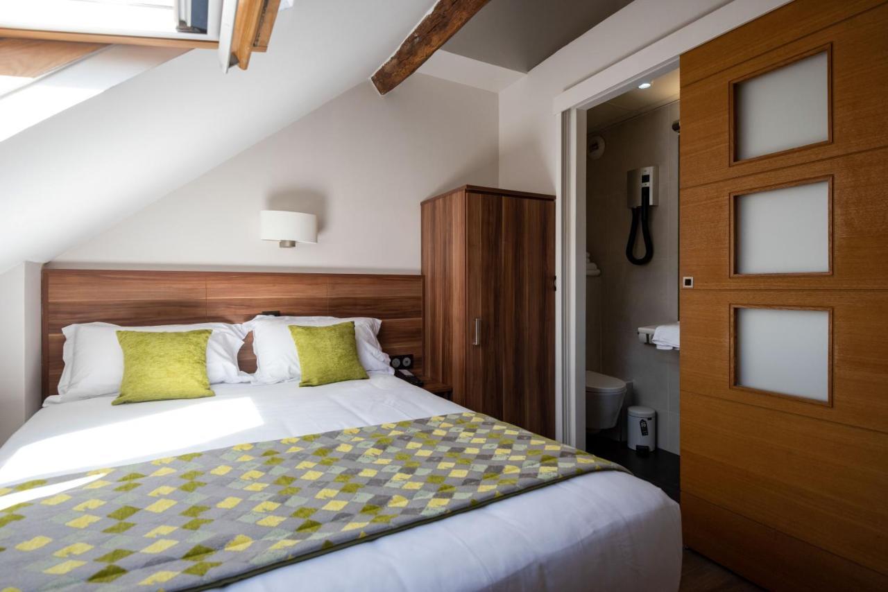 Single Room,1215049861:JPEG