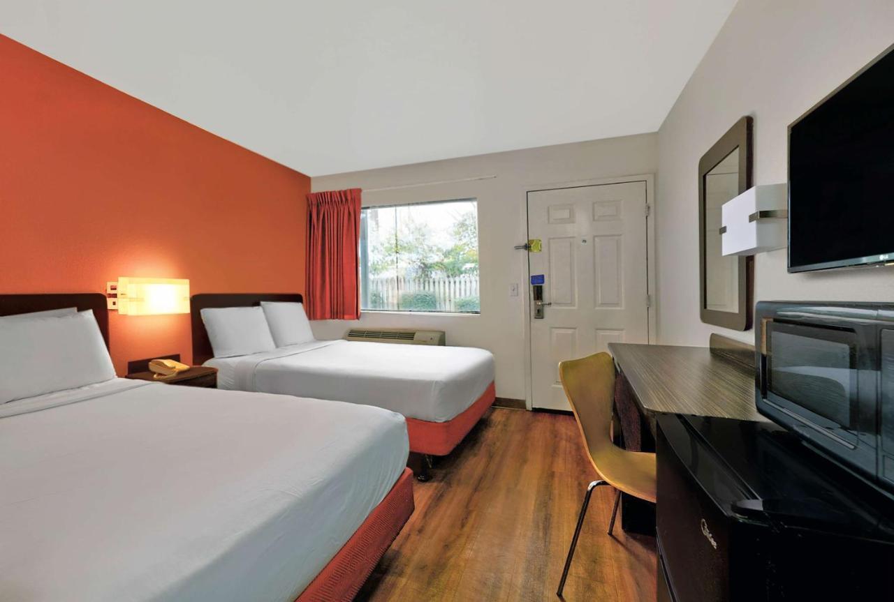 Double Room - Disability Access - Roll In Shower