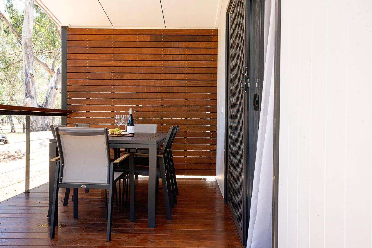 Executive King Cabin