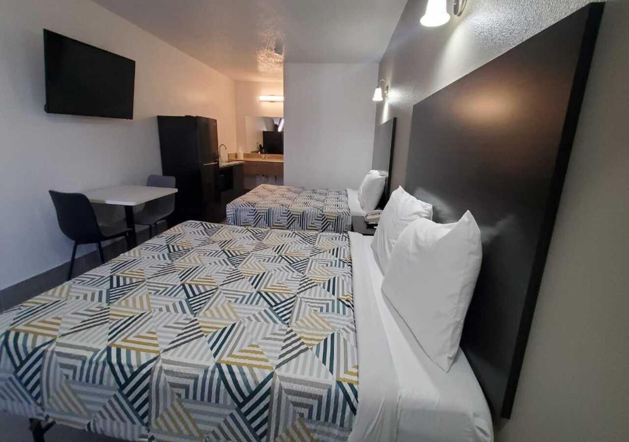 Queen Room with Two Queen Beds - Non-Smoking