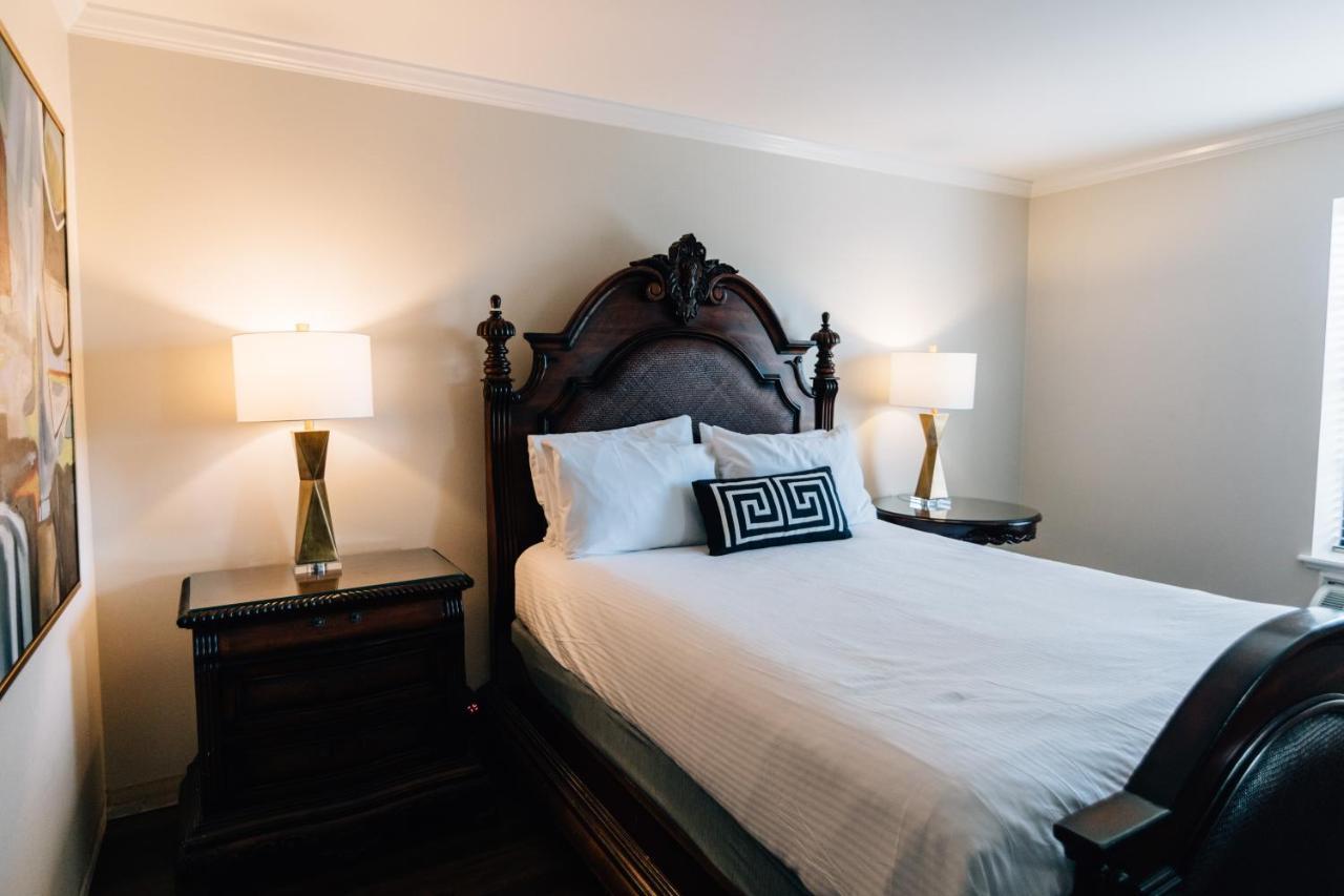 Standard Queen Room