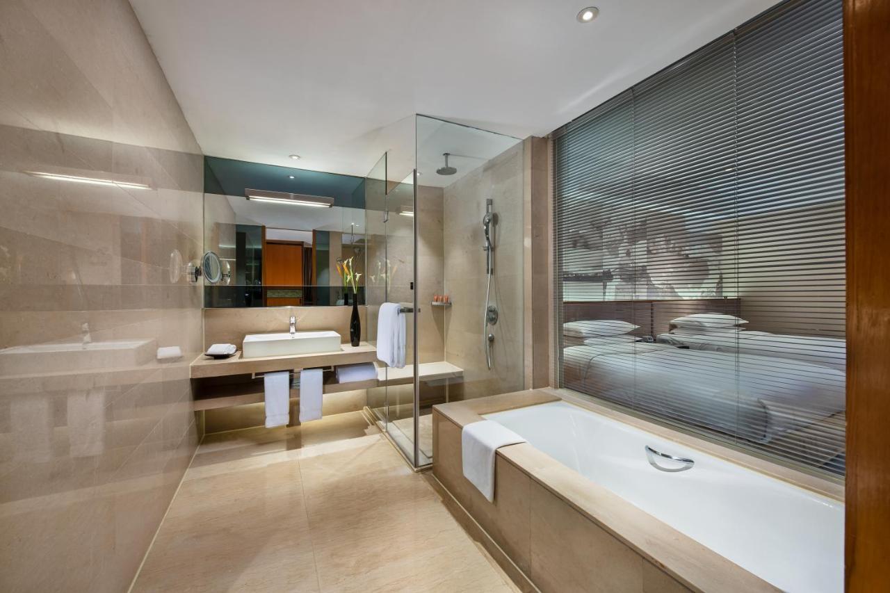 Premium Twin Room with Lounge Access - High Floor