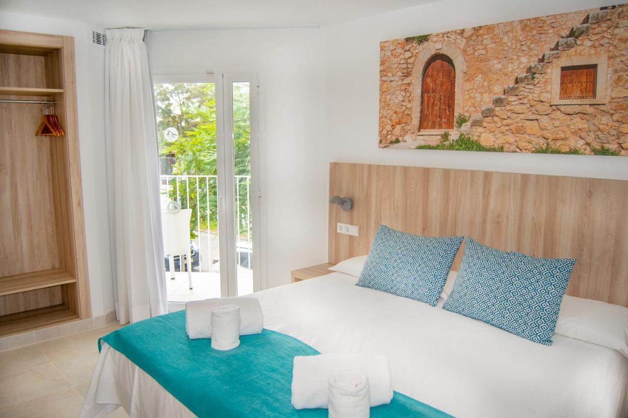 Deluxe Double Room with Balcony,1248102298:JPEG