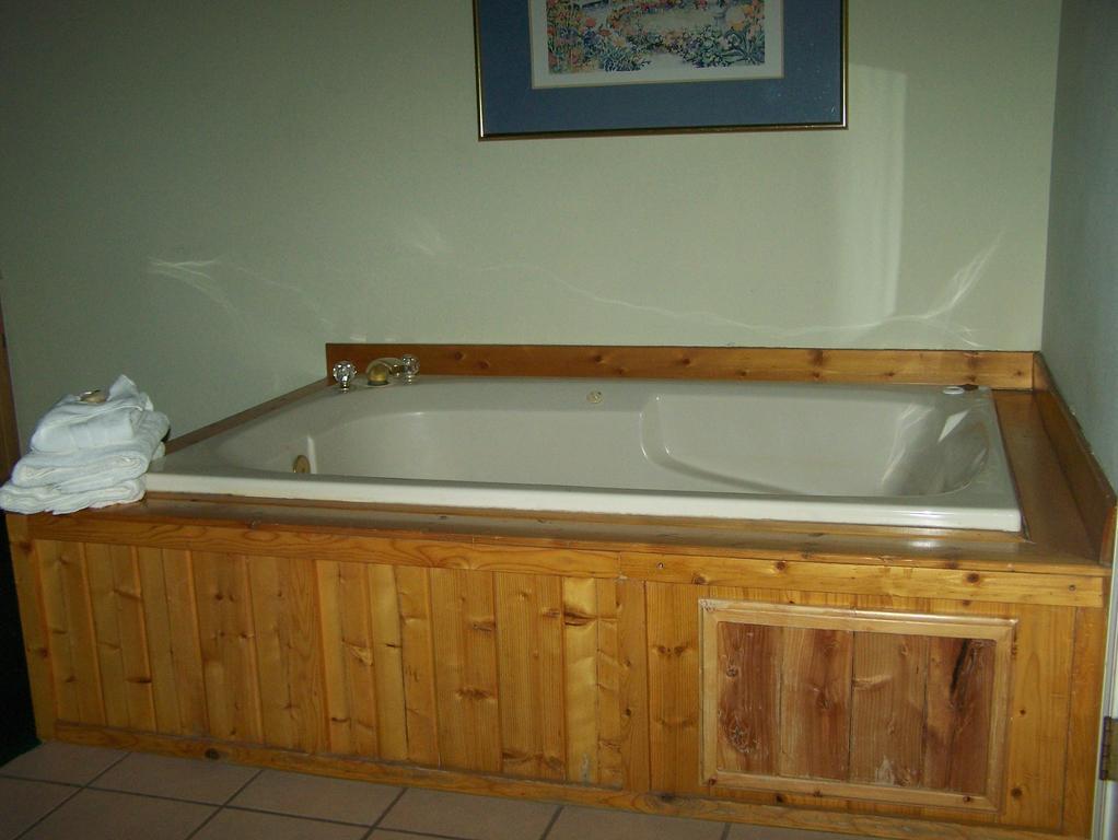 King Room with Spa Bath