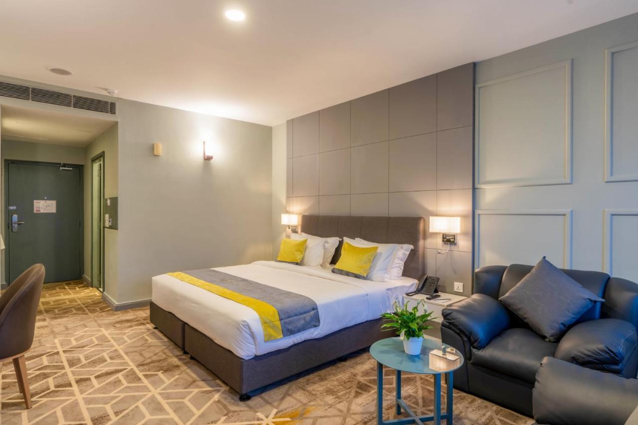 Standard Double or Twin Room Return Airport Transfer & on Food & Beverage,1176583285:JPEG