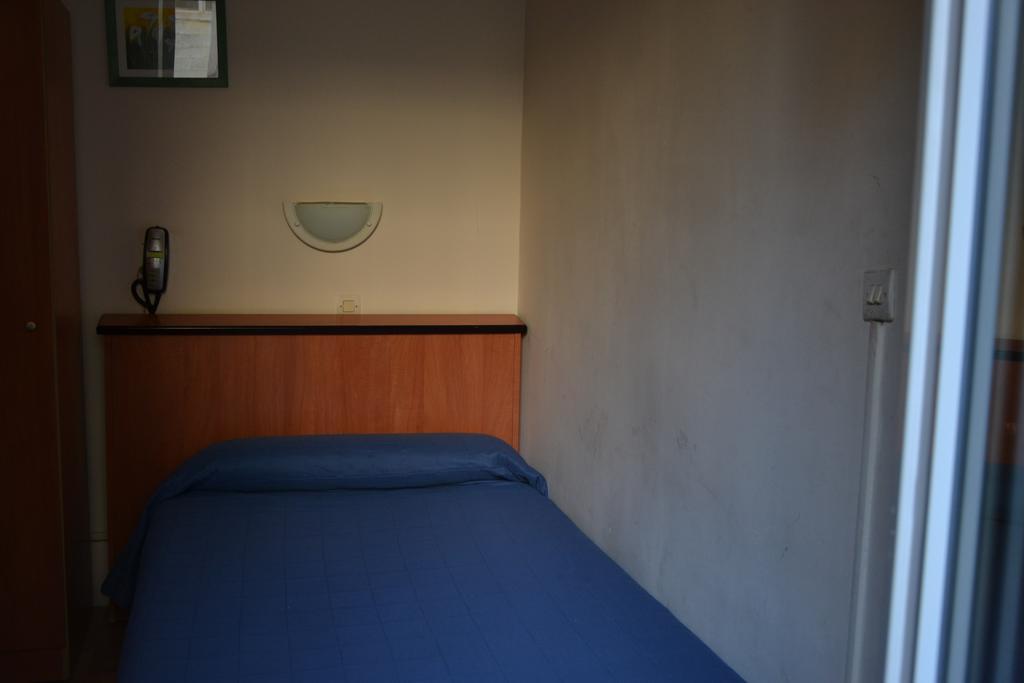 Single Room,1713019782:JPEG