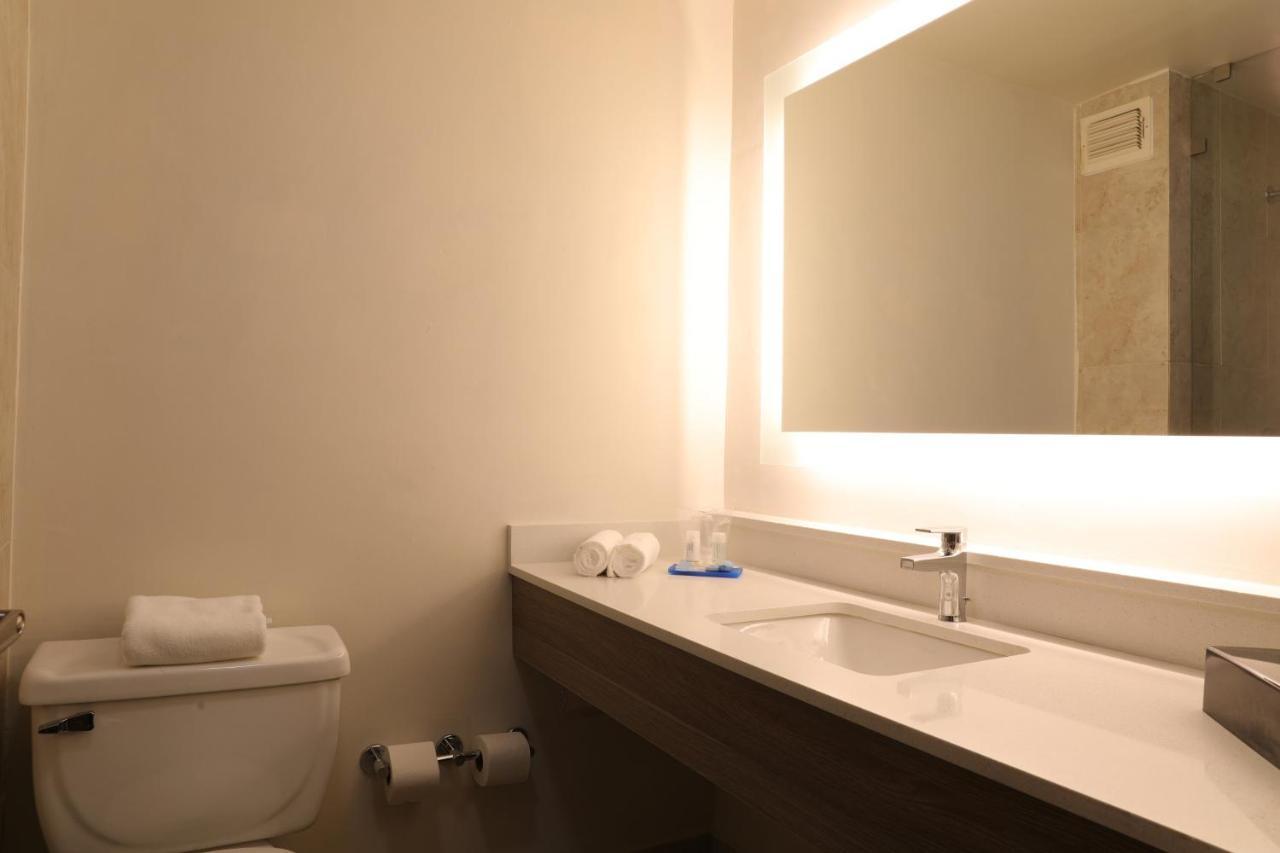 Deluxe Double Room with Two Double Beds - Non-Smoking