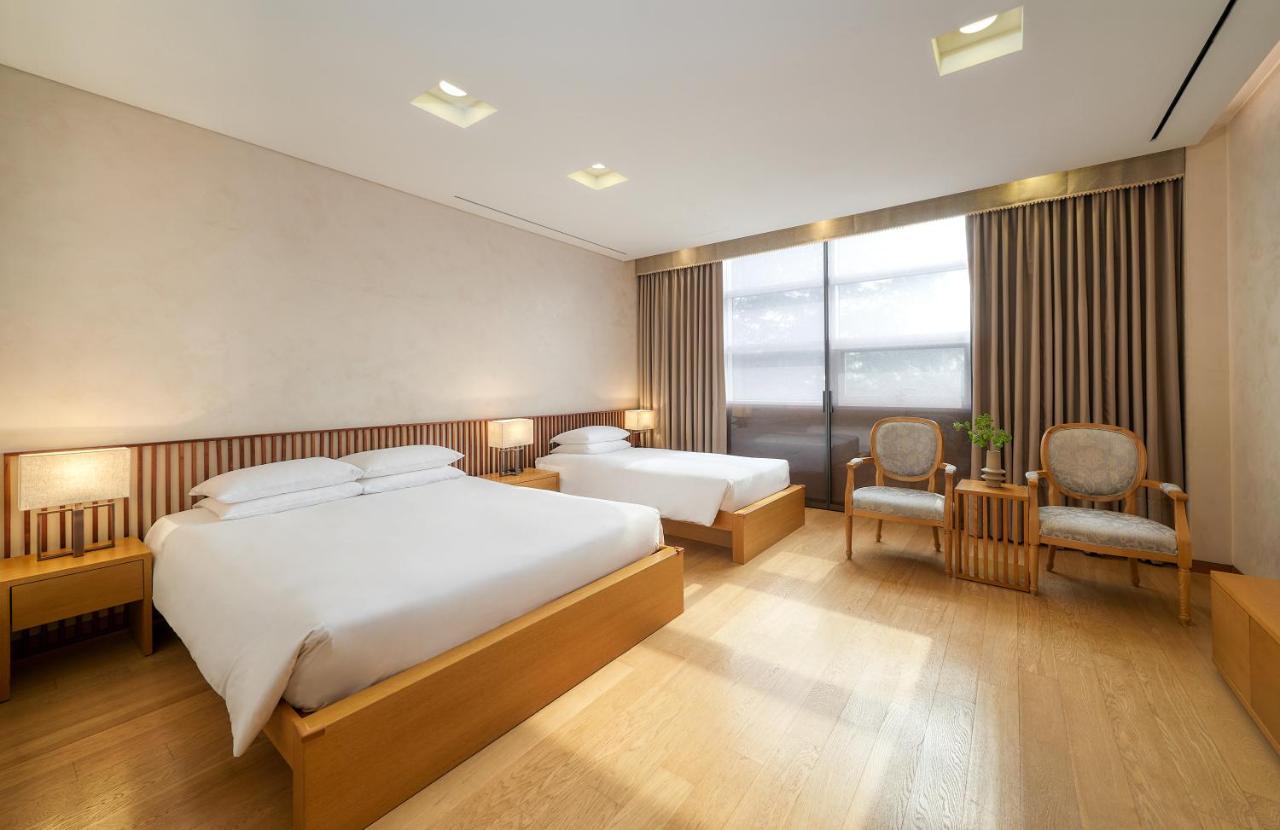 Family Suite Twin Room