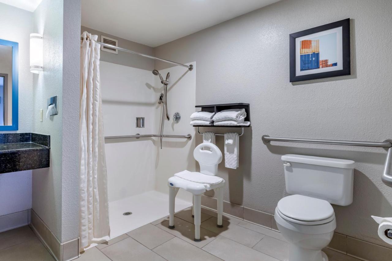 Queen Room with Two Queen Beds - Mobility Accessible/Non-Smoking
