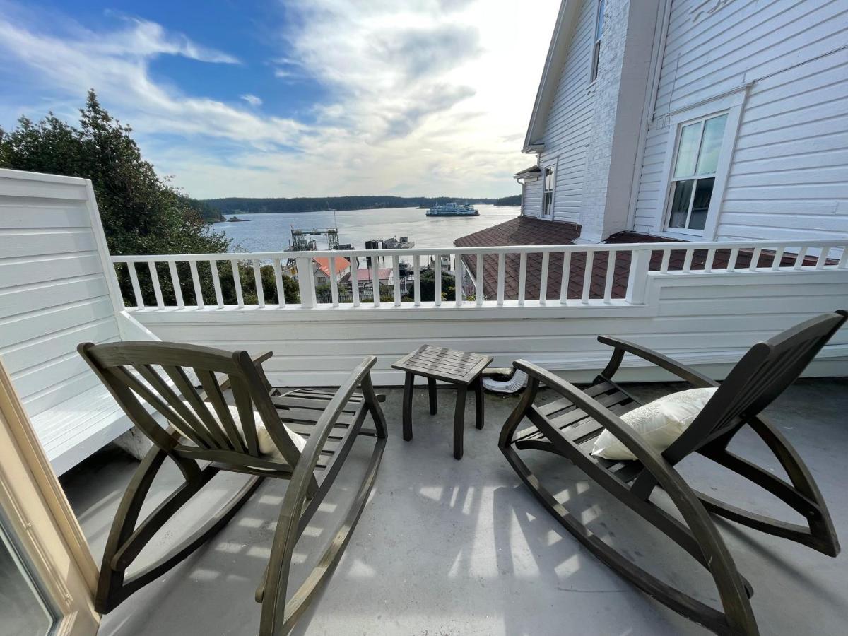 Deluxe Double Room with Balcony and Sea View