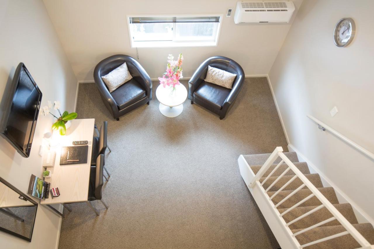 One-Bedroom Apartment,691307028:JPEG