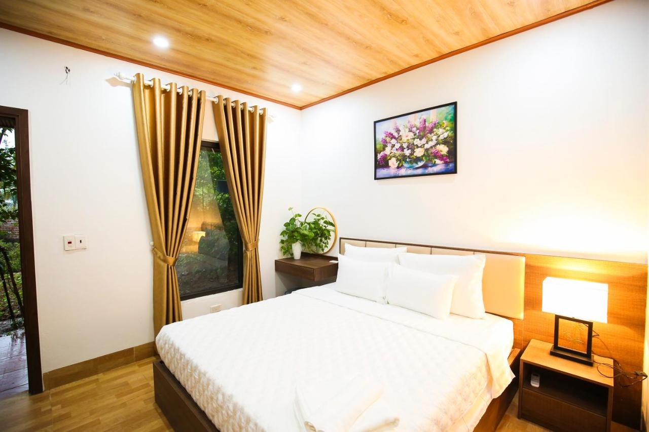 Queen Room with Garden View