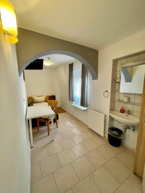 Single Room,1181810341:JPEG