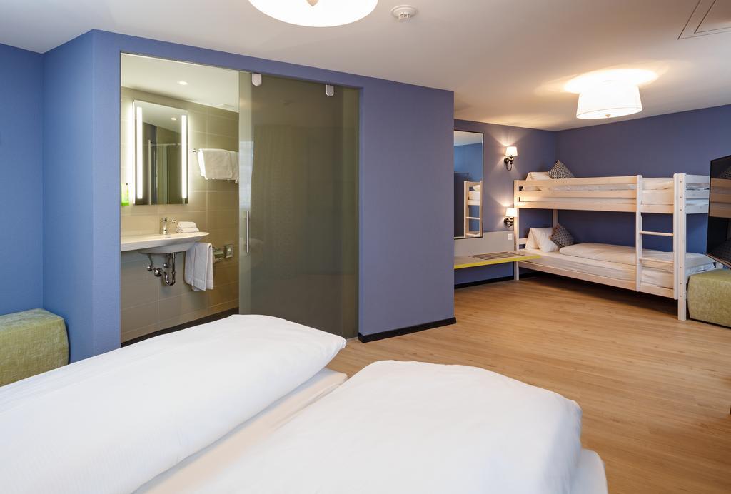 Modern Quadruple Room