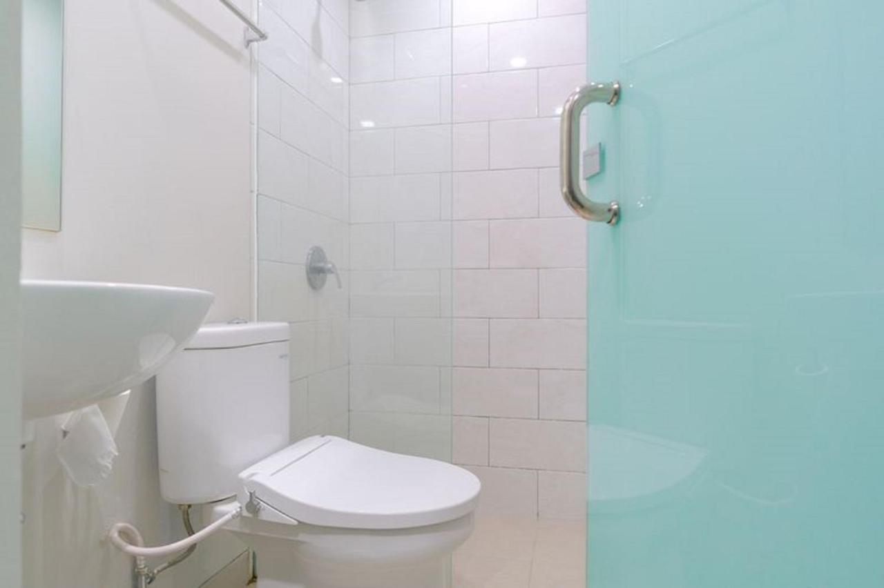 Smart Green Twin Room