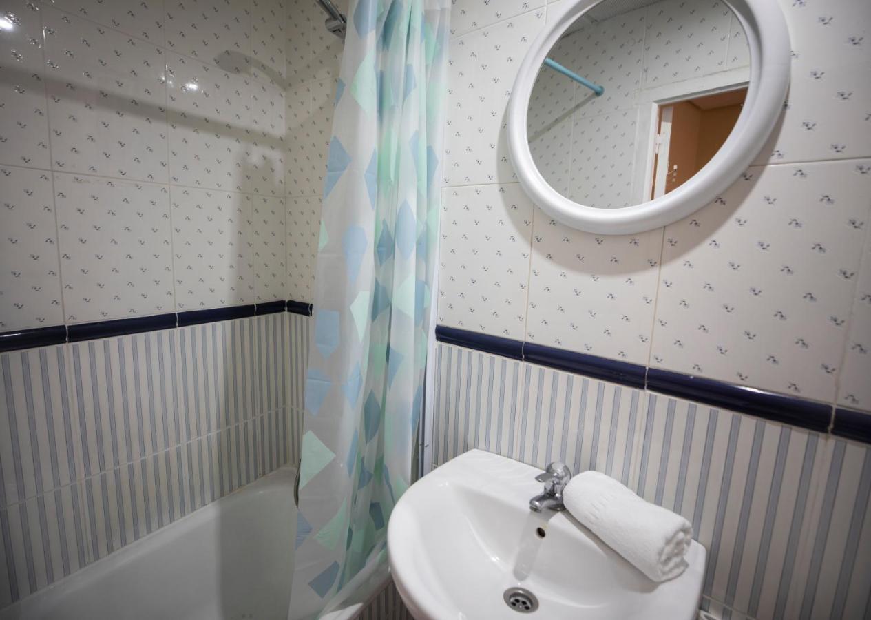 Twin Room Private Bathroom,1186295449:JPEG