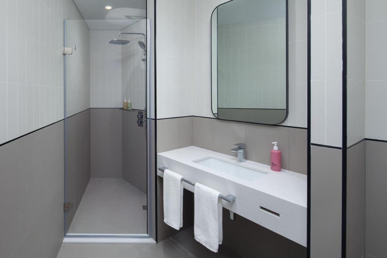 Rover Room – Monthly % off F&B Laundry Service,1182343882:JPEG