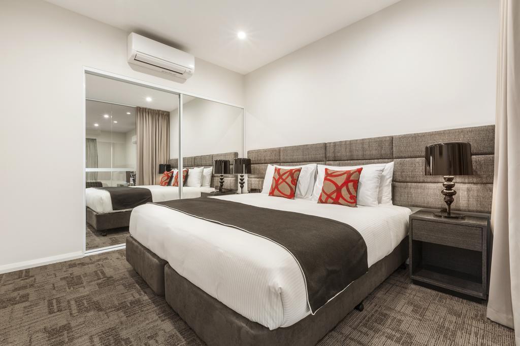 Two-Bedroom Deluxe Apartment with Balcony
