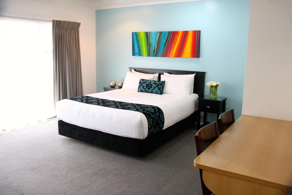 Deluxe Studio with Spa Bath