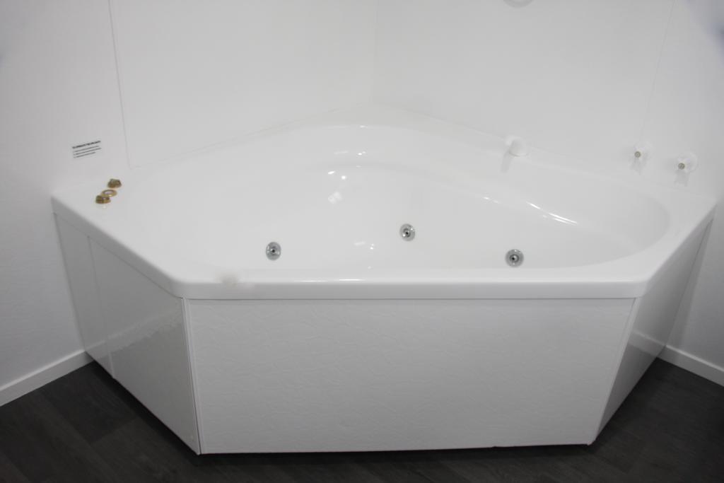 Executive Suite with Spa Bath