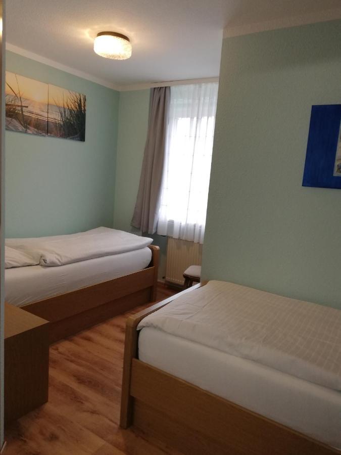 Doppel-/Zweibettzimmer mit eigenem Bad
