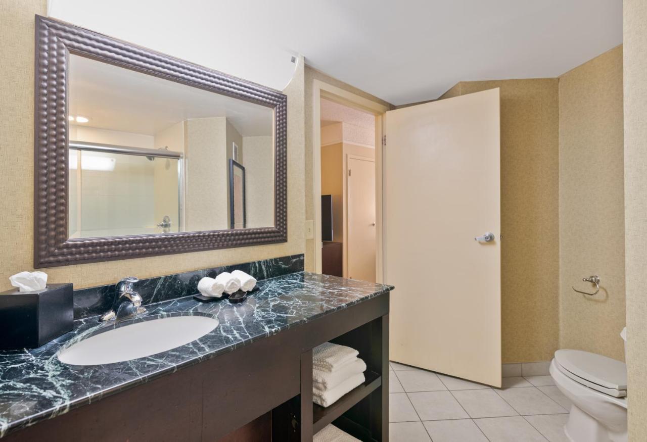 Standard Double Suite