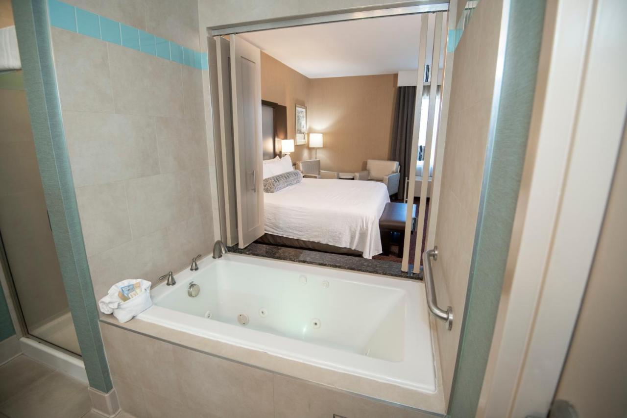 Deluxe King Suite,1185766966:JPEG