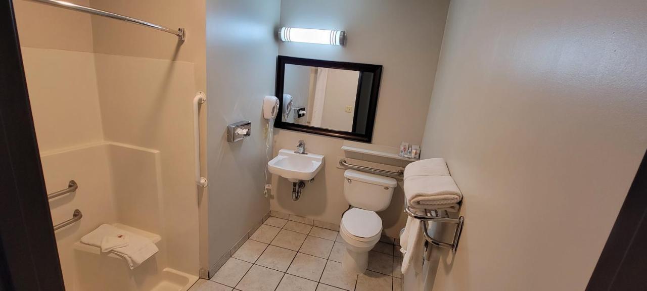 King Room - Accessible/Non-Smoking
