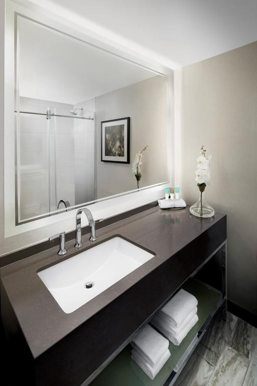 Habitación Doble con balcón y vistas a la ciudad - 1 cama extragrande