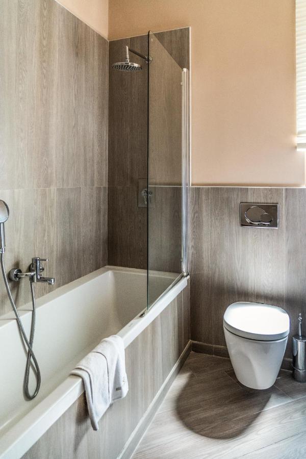 Two-Bedroom Apartment - Annex,1765155179:JPEG