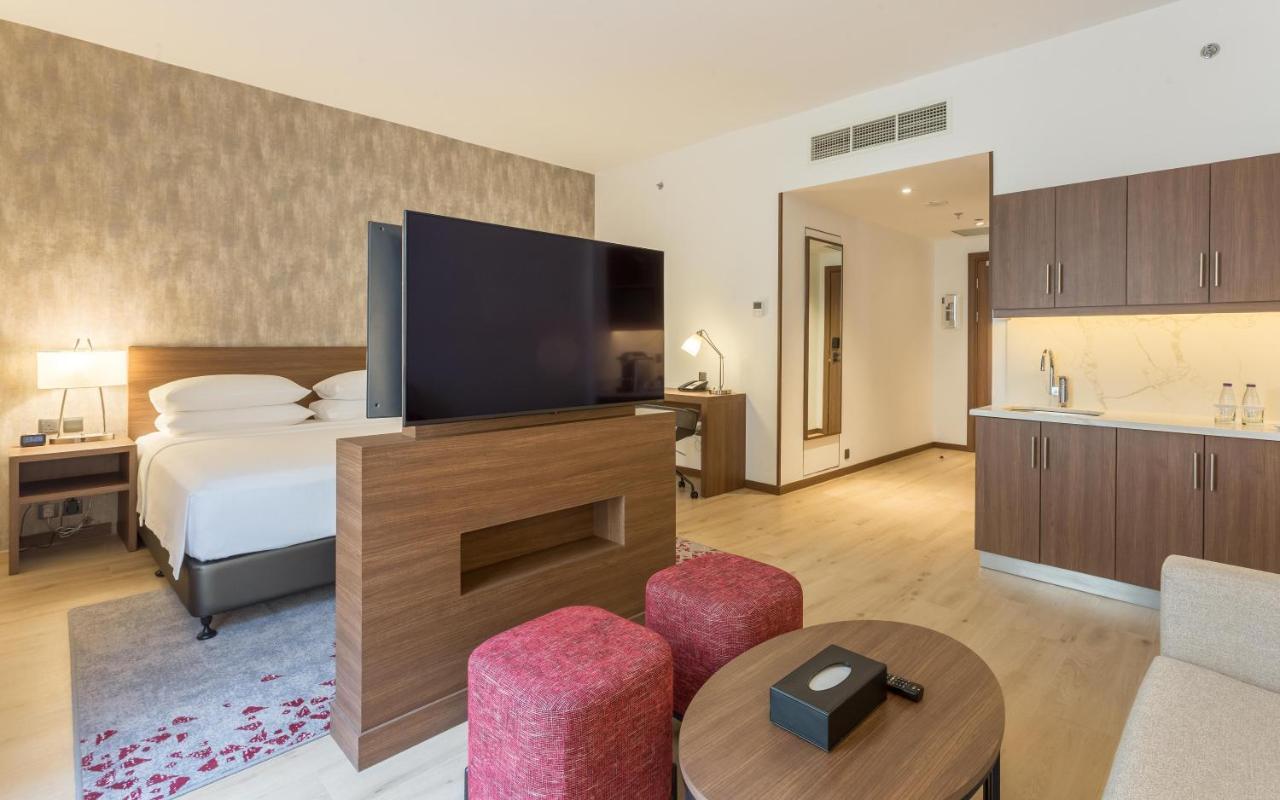 Studio King Suite