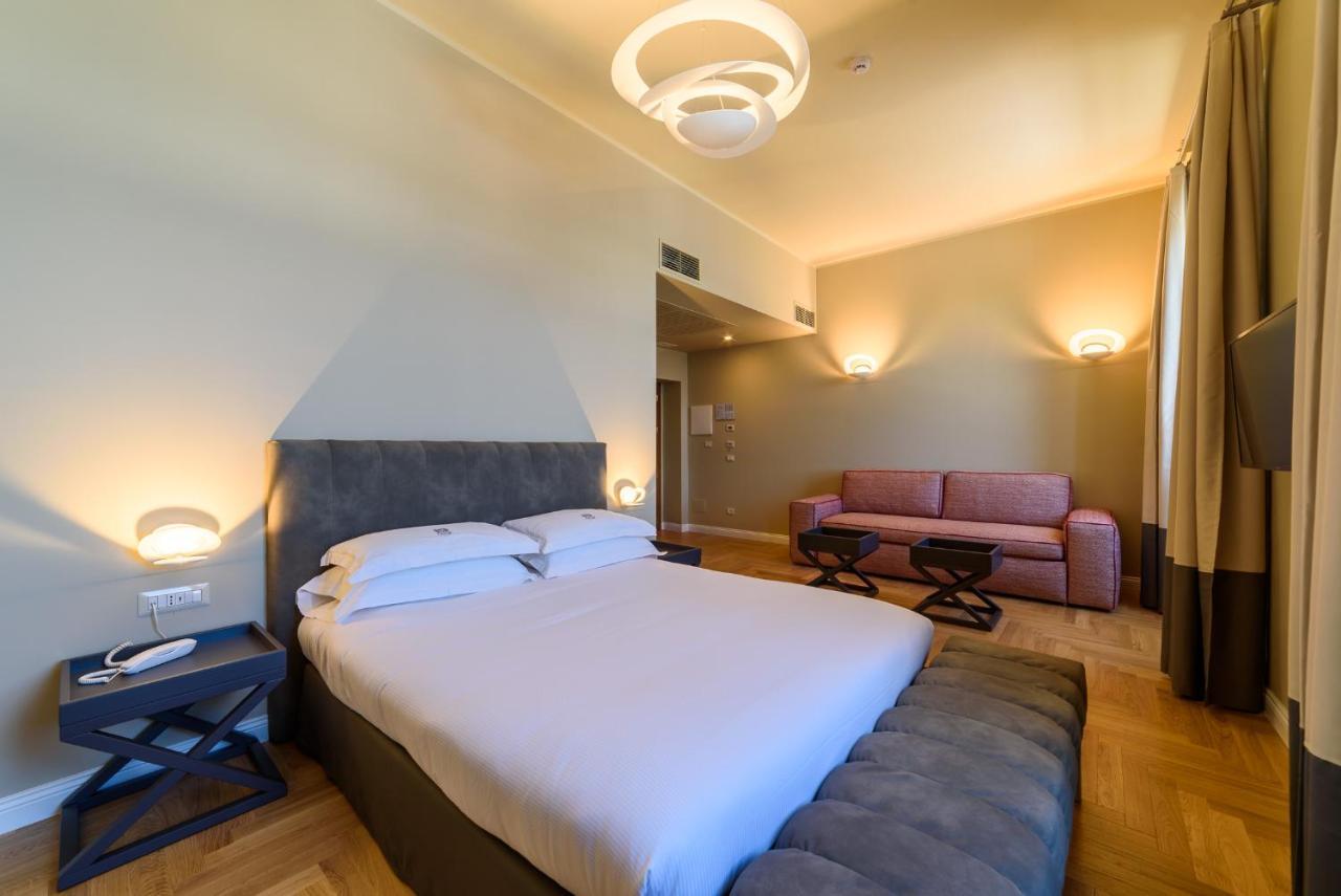 Junior Suite with Lake View